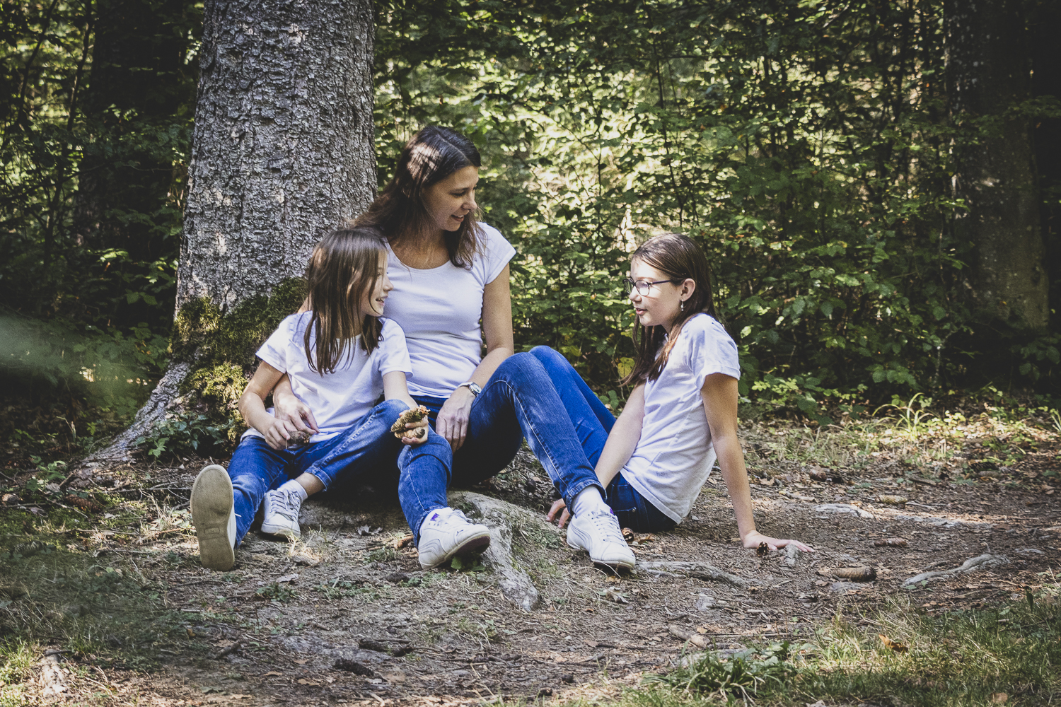 Famille en forêt